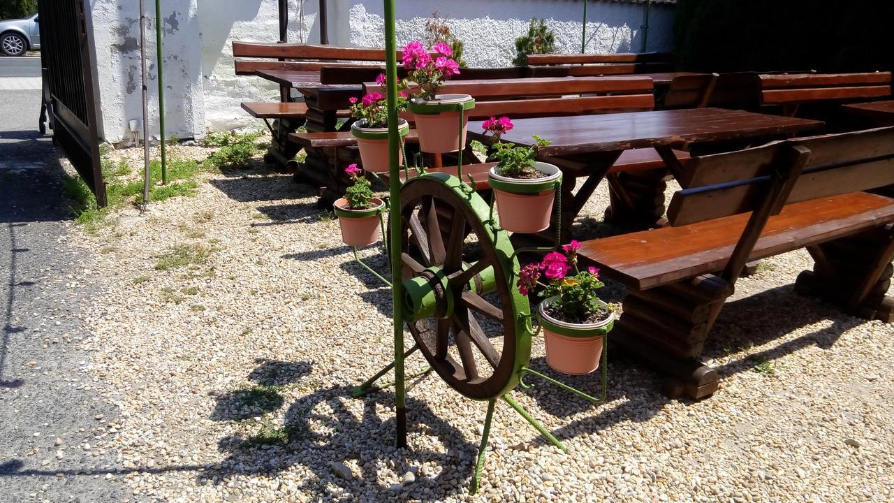 Feherlo Vendeghaz & Restaurant Bük Dış mekan fotoğraf